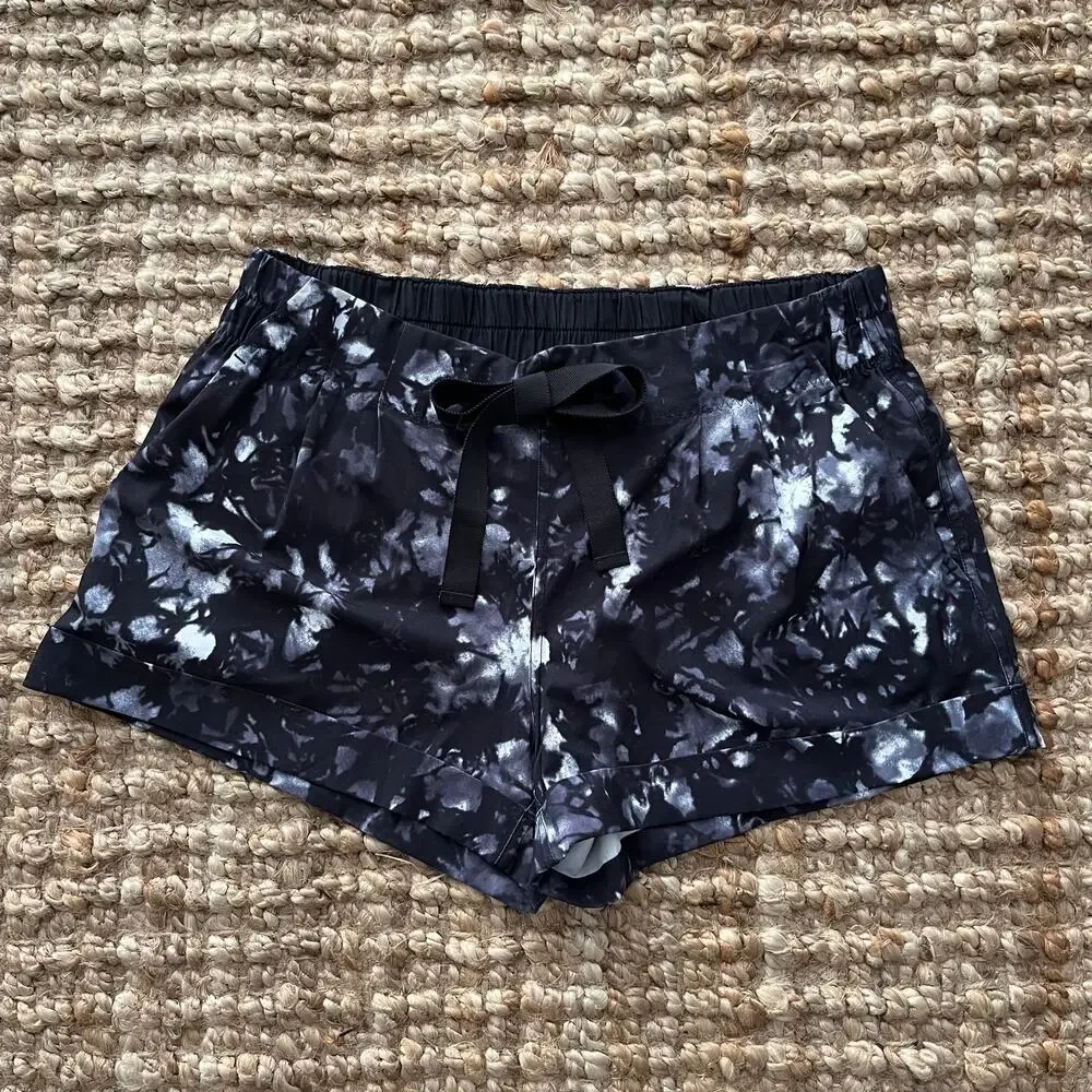 Lululemon Spring Break Away Short 10 Dusk Dye White Black Athletic EUC - Picture 3 of 13